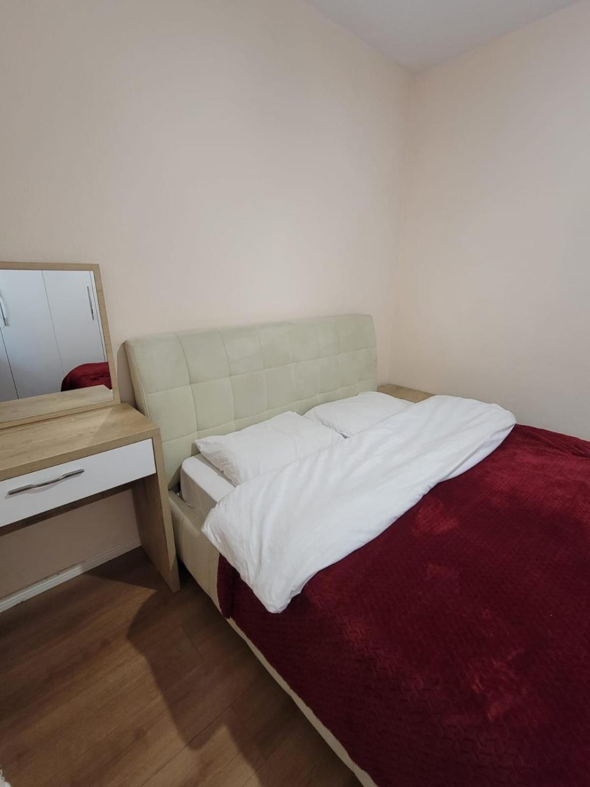 Ajla Komuna Apartament Tirana Exterior foto